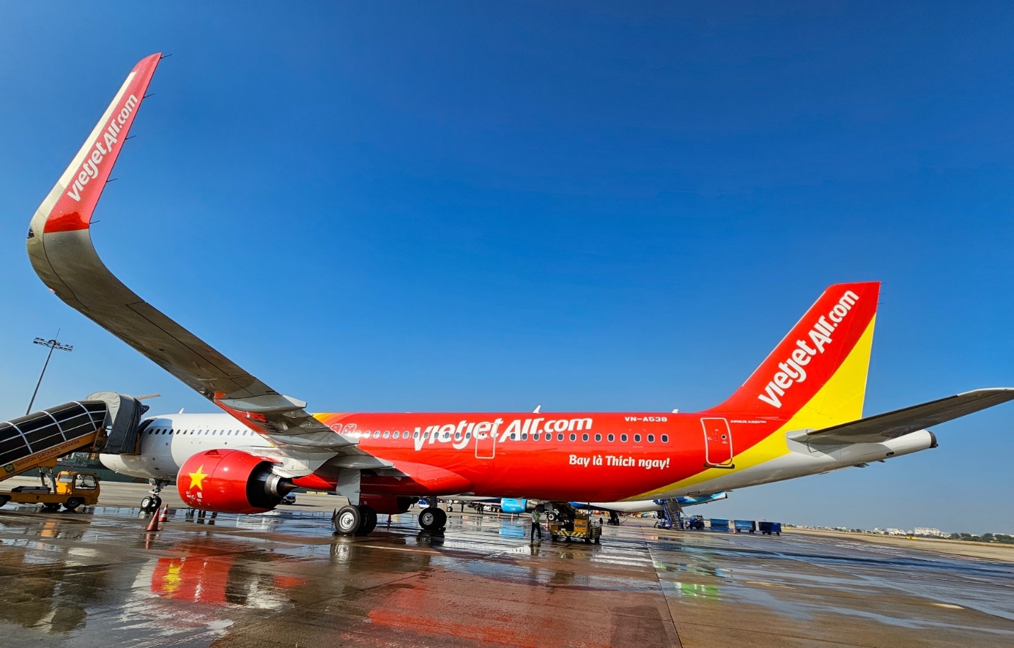 Ngày đầu năm mới Vietjet nhận tàu bay mới - Ảnh 3.