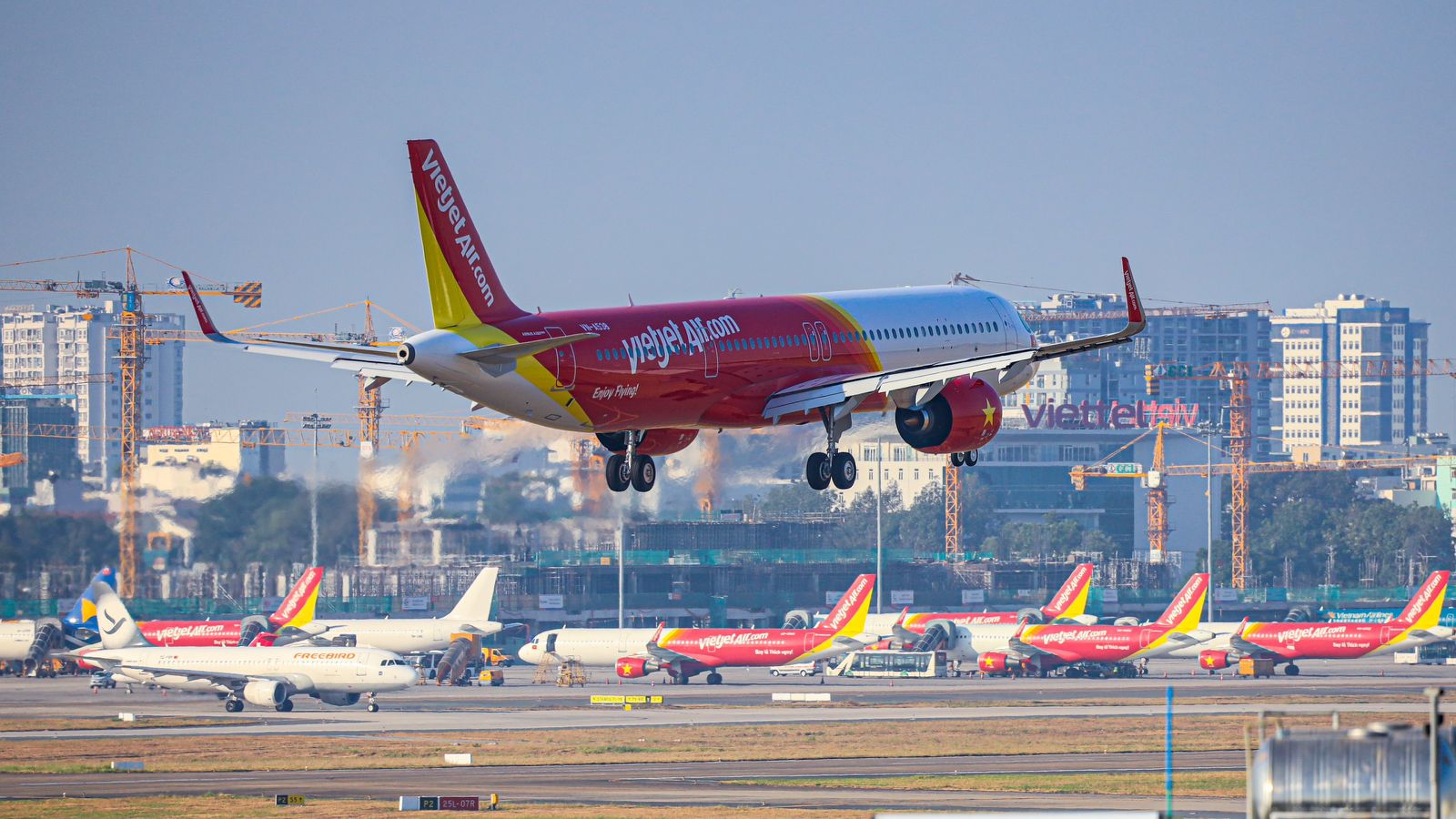 Ngày đầu năm mới Vietjet nhận tàu bay mới - Ảnh 6.