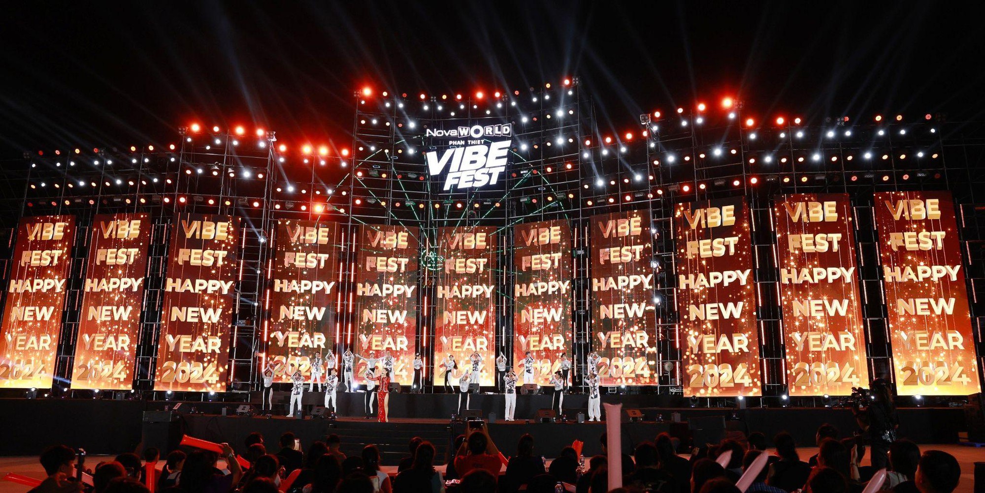 Vibe Fest 2024: Nhìn lại siêu lễ hội đỉnh cao 180 nghìn người tham dự - Ảnh 1.
