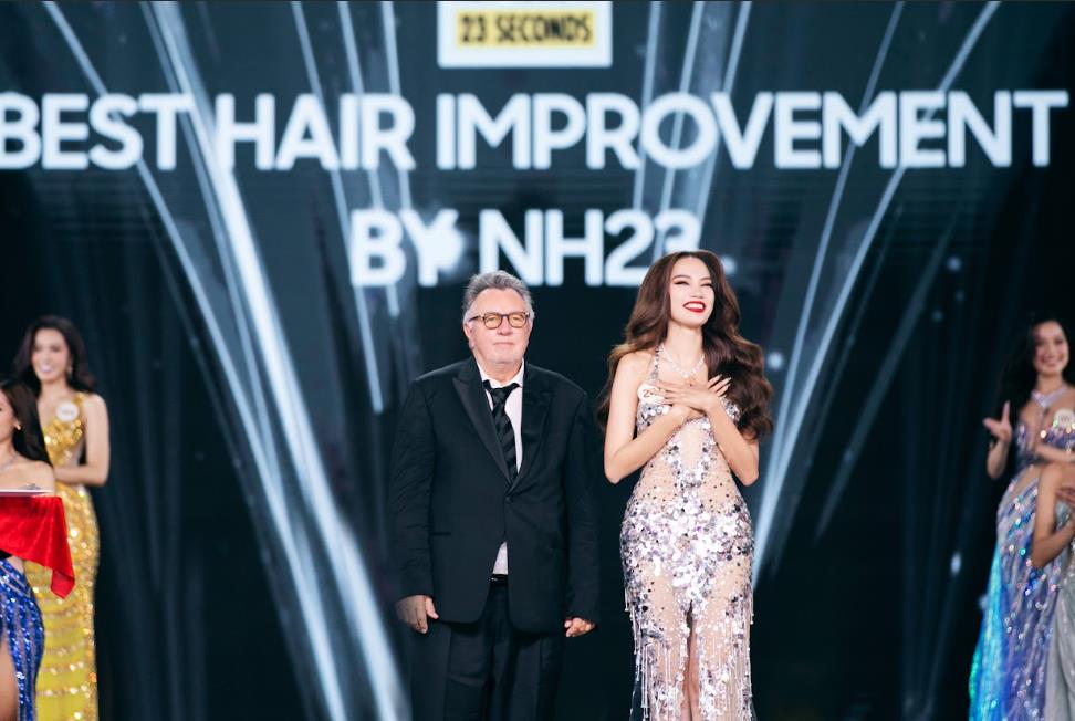 NH23 - Bí quyết mái tóc bồng bềnh, bừng sáng mọi sân khấu của Hoa hậu Lê Hoàng Phương - Ảnh 2.