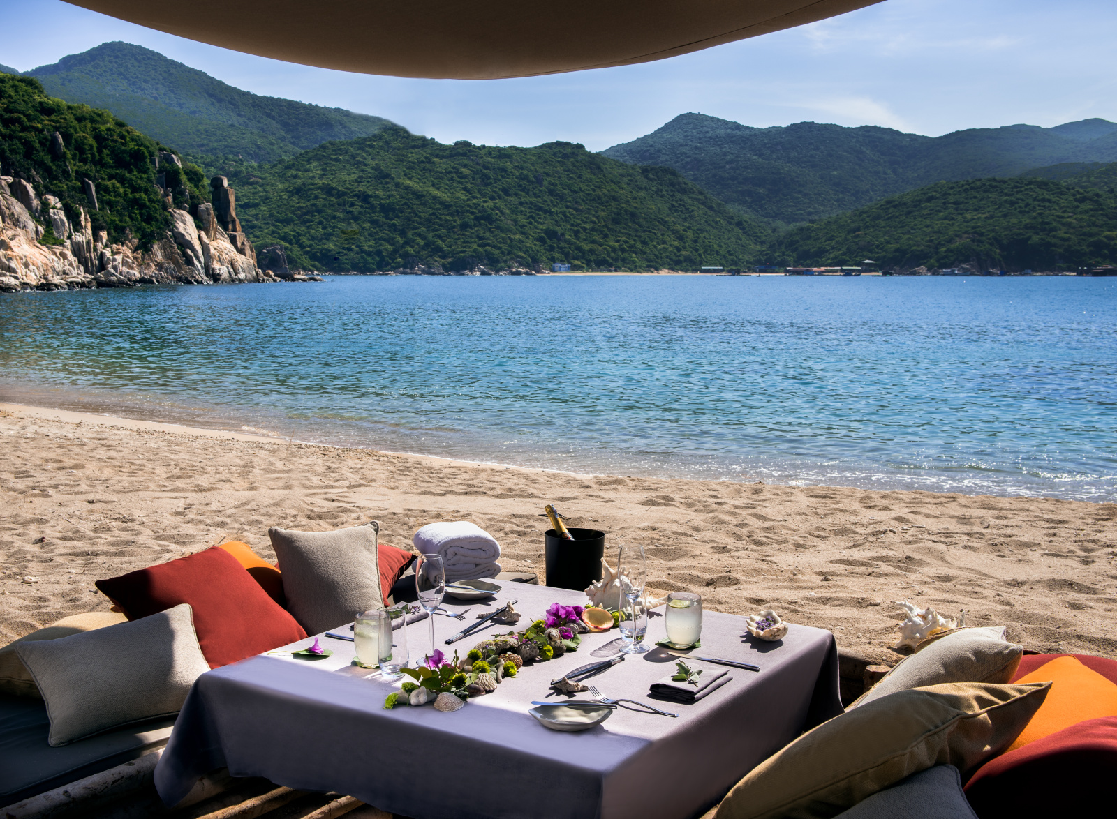 Đặt xuống bộn bề, đón Tết yên bình tại điểm đến khó quên