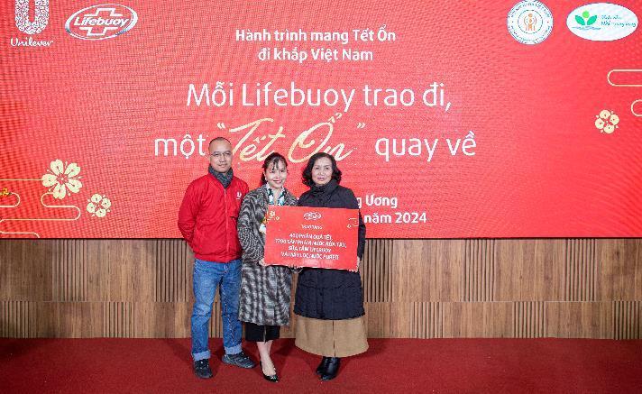 “Tết ổn” từ Lifebuoy sưởi ấm cho hàng trăm bệnh nhi tại Hà Nội - Ảnh 4.