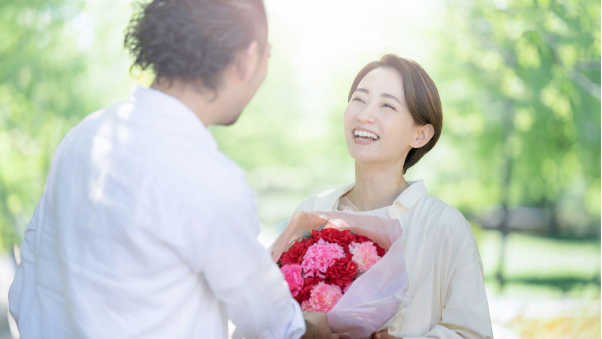 Nổi tiếng với sự lãng mạn, đàn ông Hàn Quốc tặng gì cho vợ ngày Valentine? - Ảnh 4.