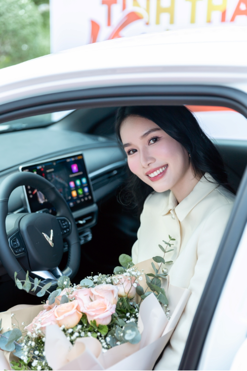Chi Pu, Á hậu Phương Anh tiết lộ lý do tậu xe điện VinFast - Ảnh 7.