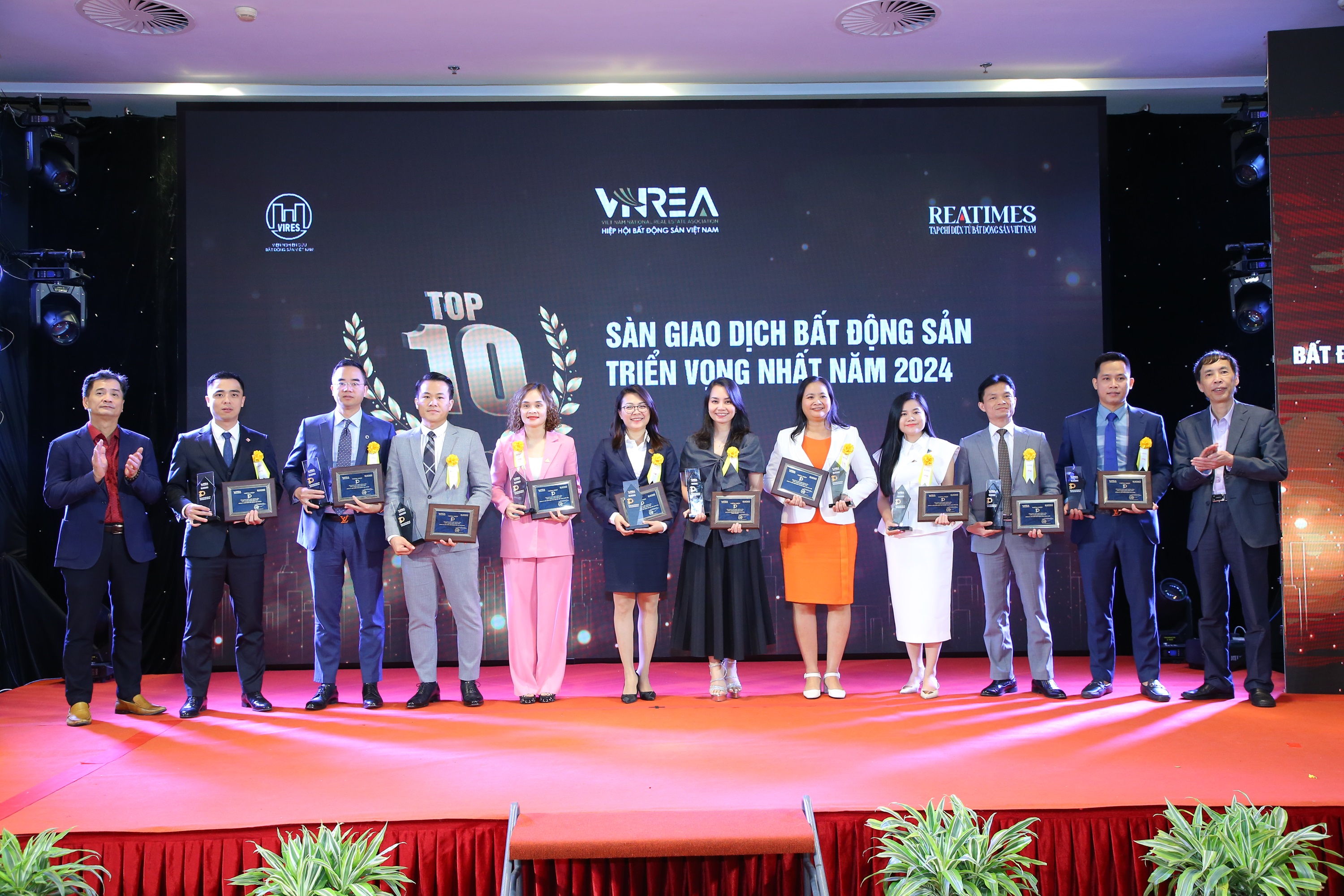 Sao Việt thuộc “Top 10 sàn giao dịch bất động sản triển vọng nhất năm 2024” - Ảnh 2.