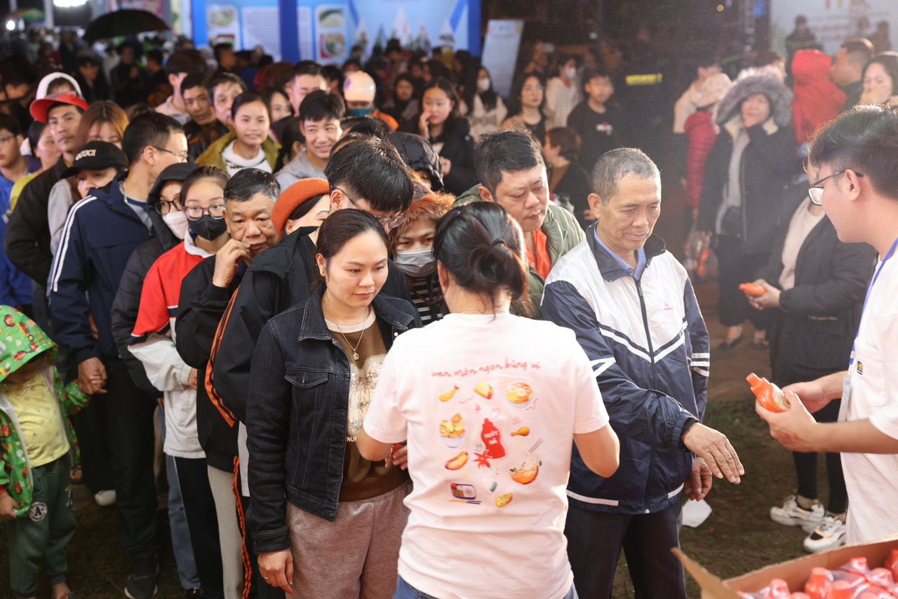 Hàng nghìn du khách đến trải nghiệm tại Festival Phở 2024 - Ảnh 15.