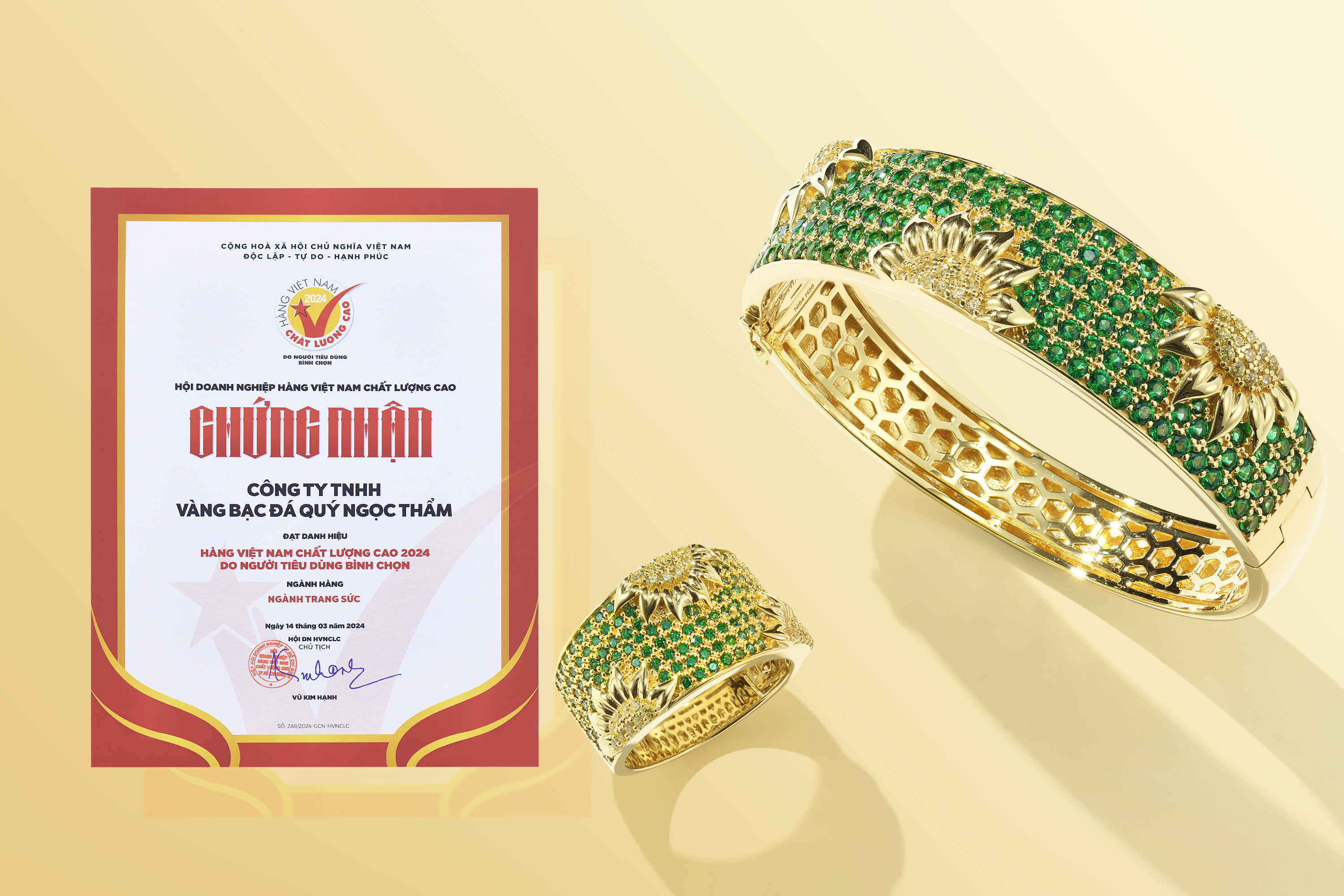Năm thứ 12 Ngọc Thẩm Jewelry đạt danh hiệu Hàng Việt Nam chất lượng cao - Ảnh 2.