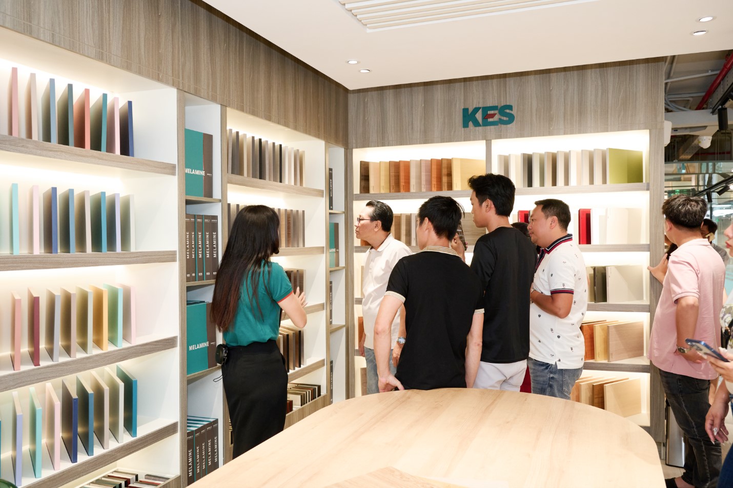 Tập đoàn KES khai trương flagship showroom 1.200m2 tại trung tâm TP.HCM - Ảnh 2.