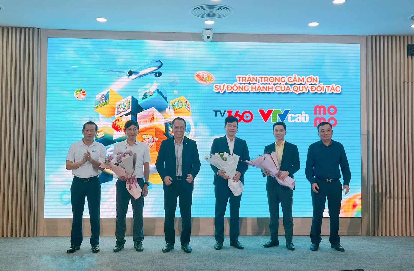 Vietnam Airlines bắt tay cùng TV360, VTVCab và Momo phát triển game tương tác One S - Ảnh 4.