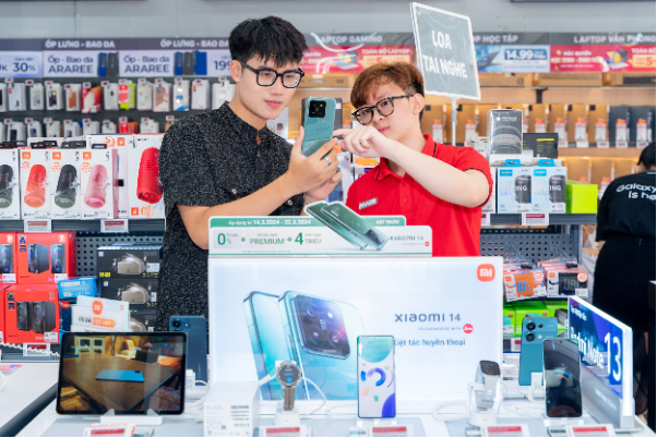 CellphoneS mở bán smartphone cao cấp Xiaomi 14, với hơn 300 khách hàng đặt trước - Ảnh 1.