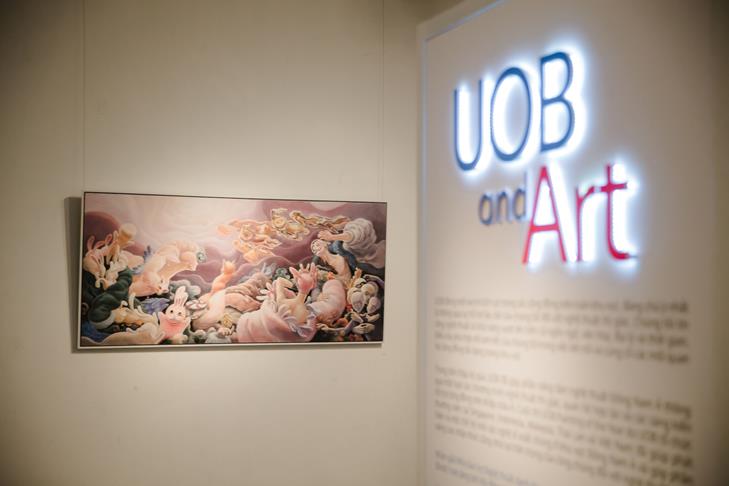 Triển lãm các tác phẩm thắng giải cuộc thi UOB Painting of the Year năm đầu tiên tại Việt Nam (2023) - Ảnh 1.