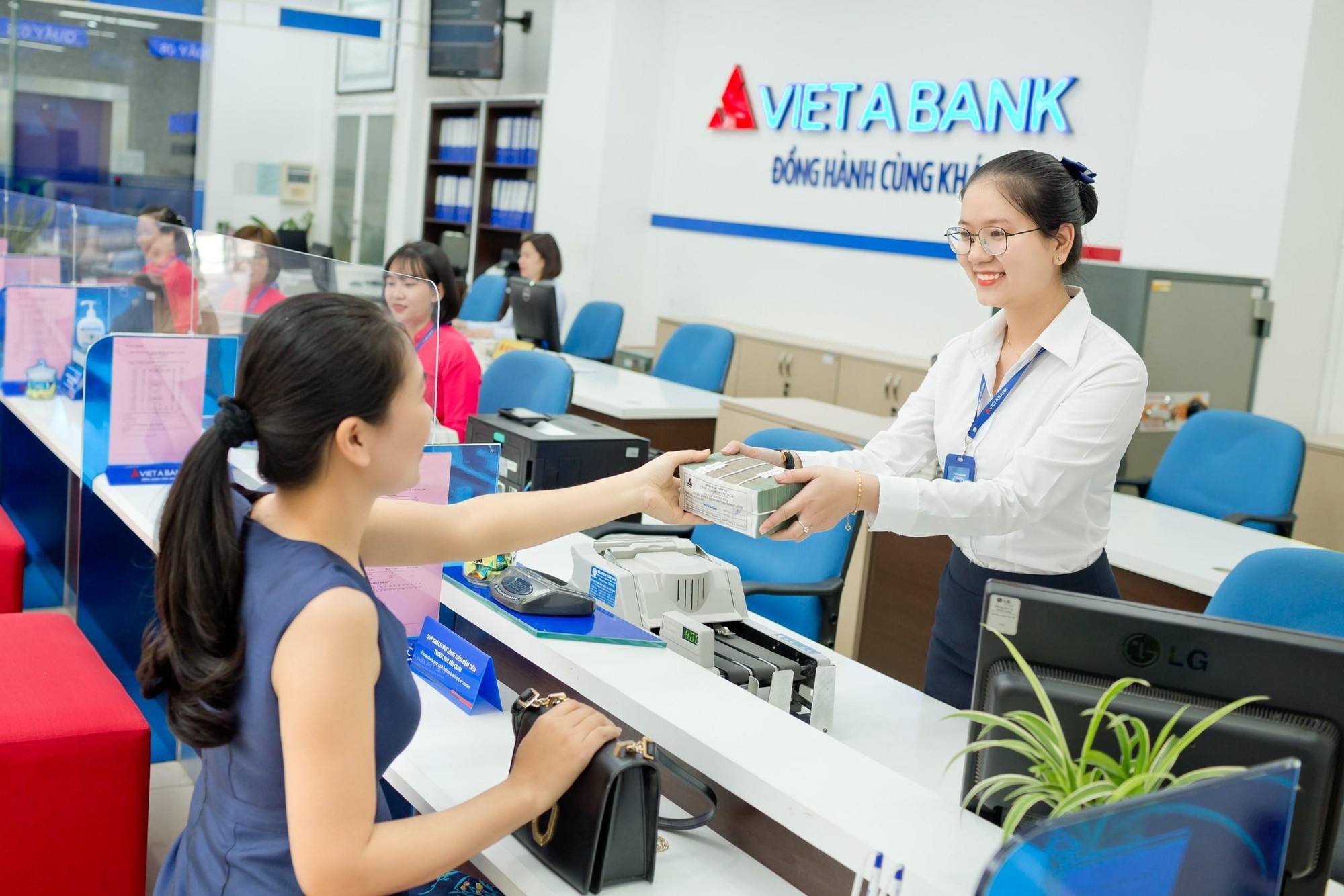 VietABank công bố báo cáo tài chính kiểm toán năm 2023 - Ảnh 2.