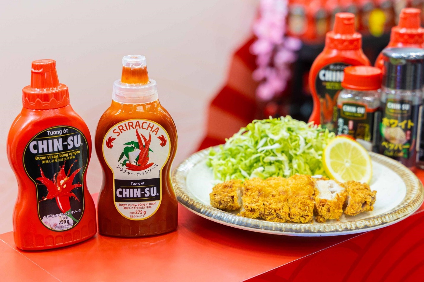 Luke Nguyễn đốn tim thực khách với màn trổ tài cùng tương ớt Chin-su Sriracha - Ảnh 5.