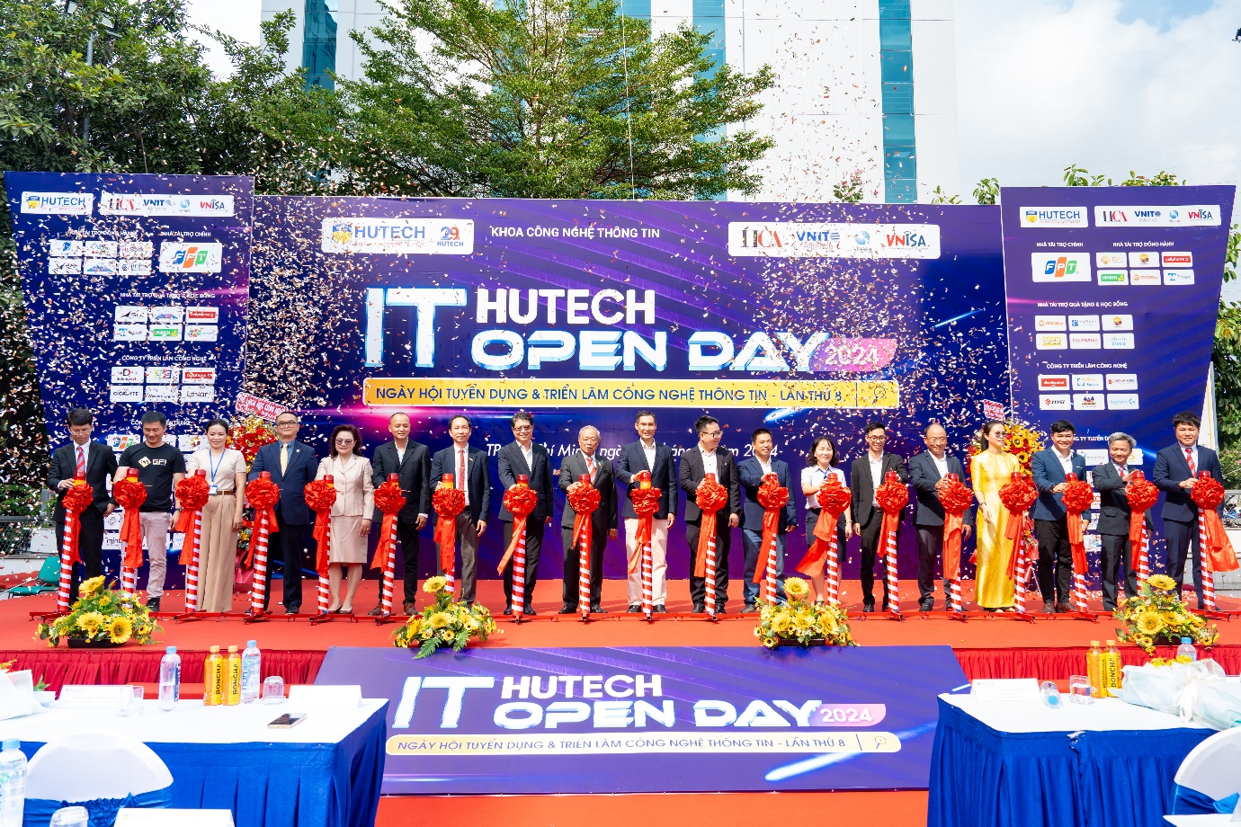 Ngày hội tuyển dụng HUTECH IT OPEN DAY 2024 gây “choáng” với loạt con số “khủng” - Ảnh 6.