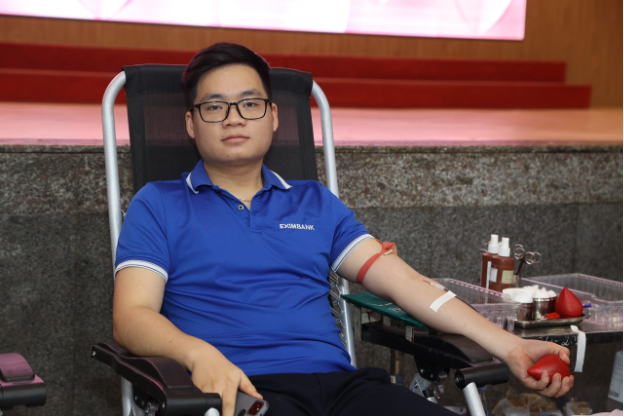 Eximbank tổ chức ngày hội hiến máu vì cộng đồng năm 2024 - Ảnh 3.
