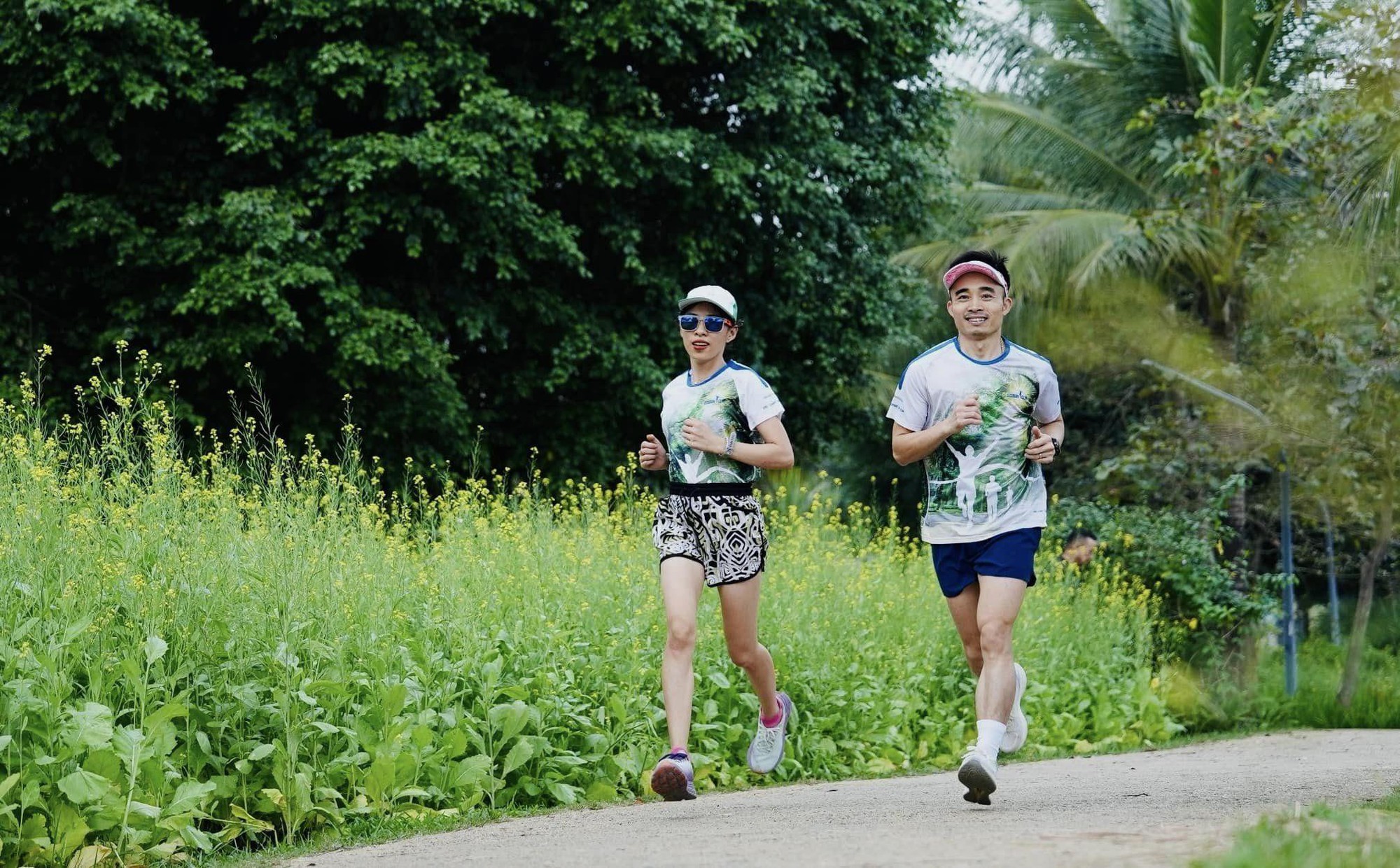 Cùng Pocari Sweat Việt Nam sải bước trên đường chạy "ngập sắc xanh" tại Ecopark City Trail 2024- Ảnh 2.