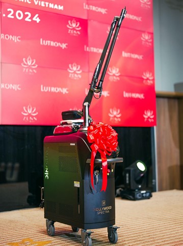 Zenn Clinic ra mắt công nghệ Laser Hollywood Spectra đầu tiên tại Bình Định  - Ảnh 4.