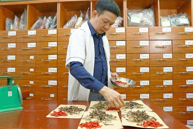 Điều gì làm nên tên tuổi Phòng chẩn trị y học cổ truyền Đỗ Minh Đường? - Ảnh 2.