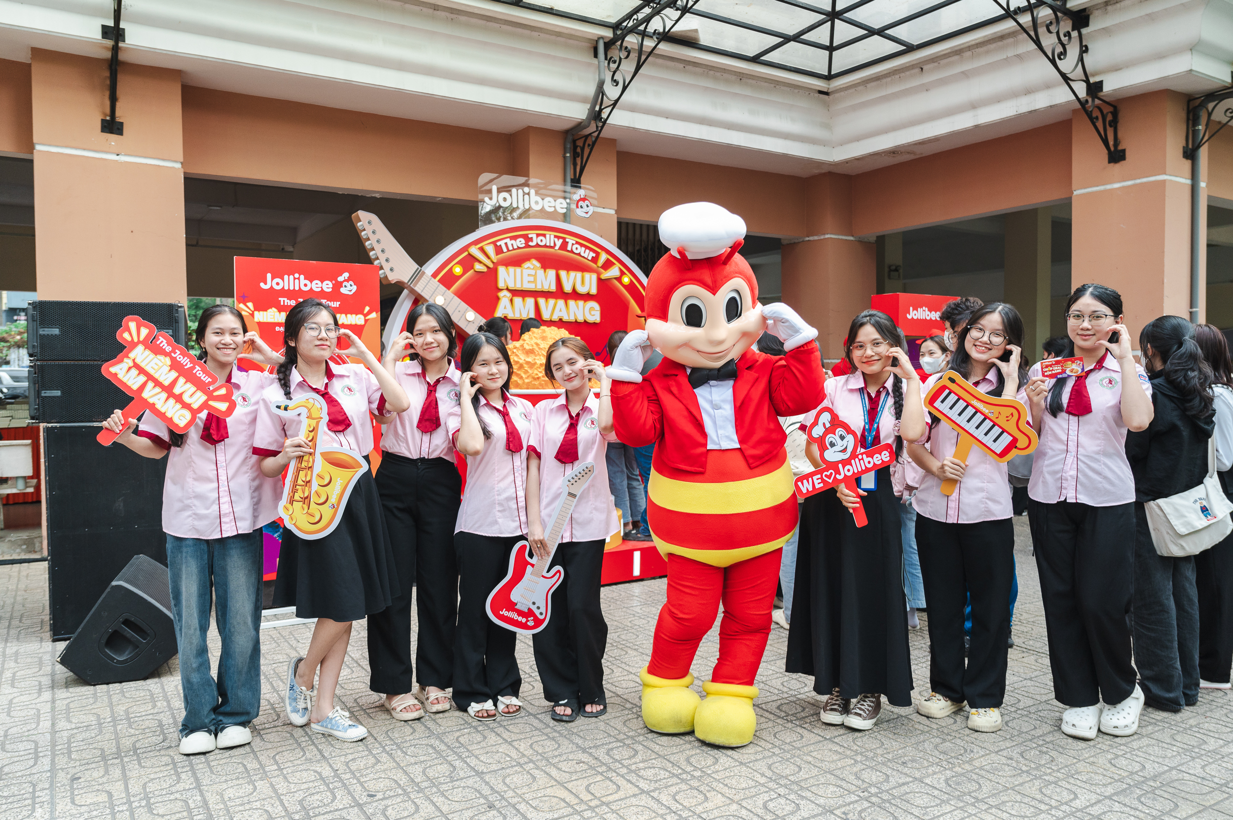 The Jolly Tour của Jollibee sẽ có mặt tại 300 trường Đại học, Cao đẳng trên toàn quốc - Ảnh 2.