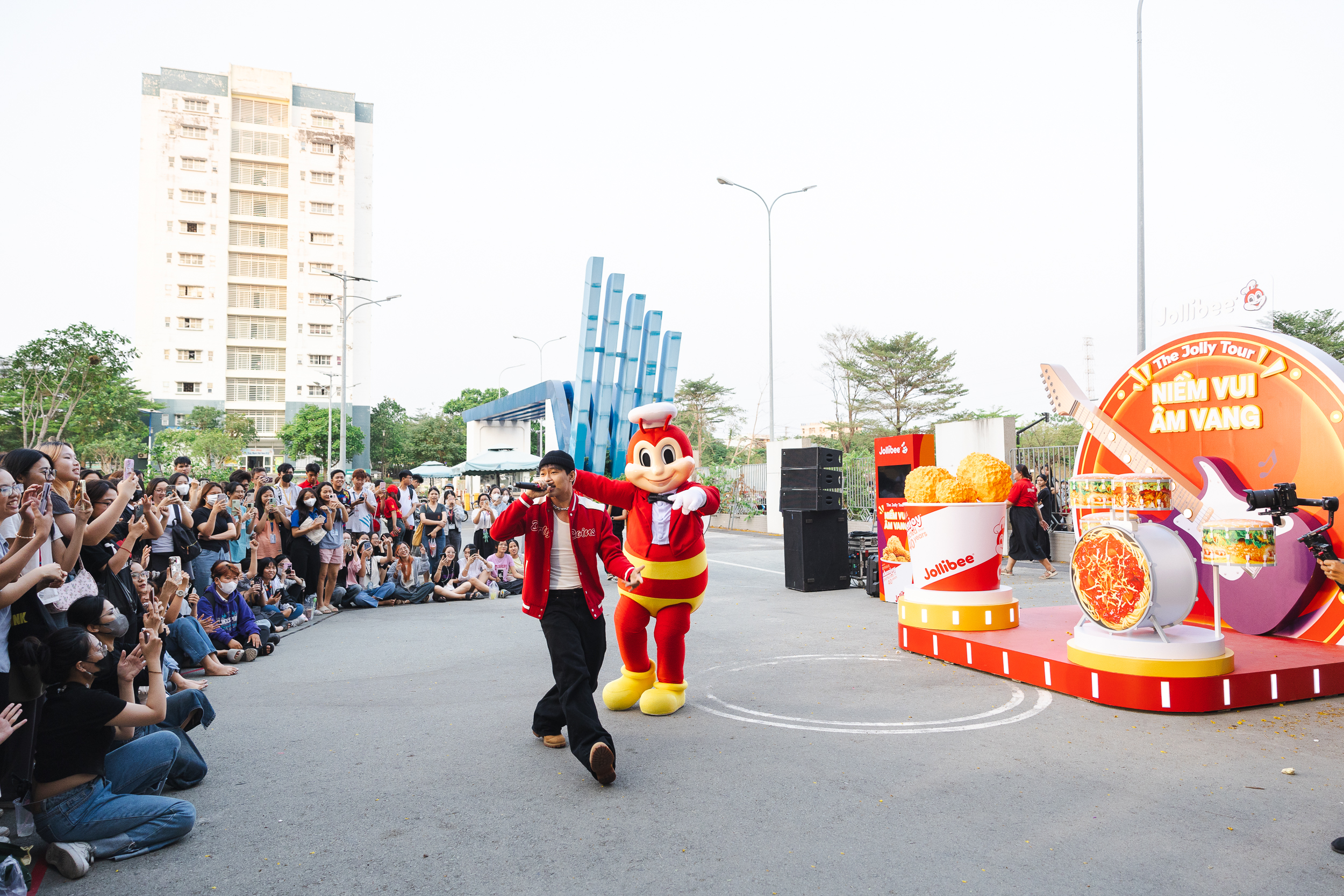 The Jolly Tour của Jollibee sẽ có mặt tại 300 trường Đại học, Cao đẳng trên toàn quốc- Ảnh 3.