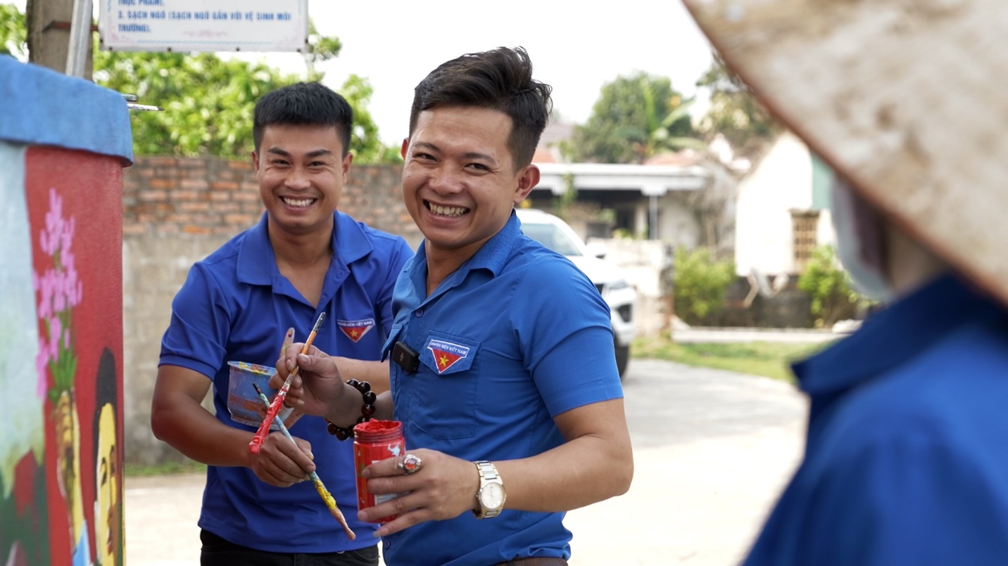 Tinh thần phụng sự xã hội vượt lên trên nghịch cảnh: Đứng dậy sau biến cố làm lỡ dở ước mơ, chàng trai giúp nhiều người Việt Nam có cơ hội việc làm ở nước ngoài - Ảnh 3.