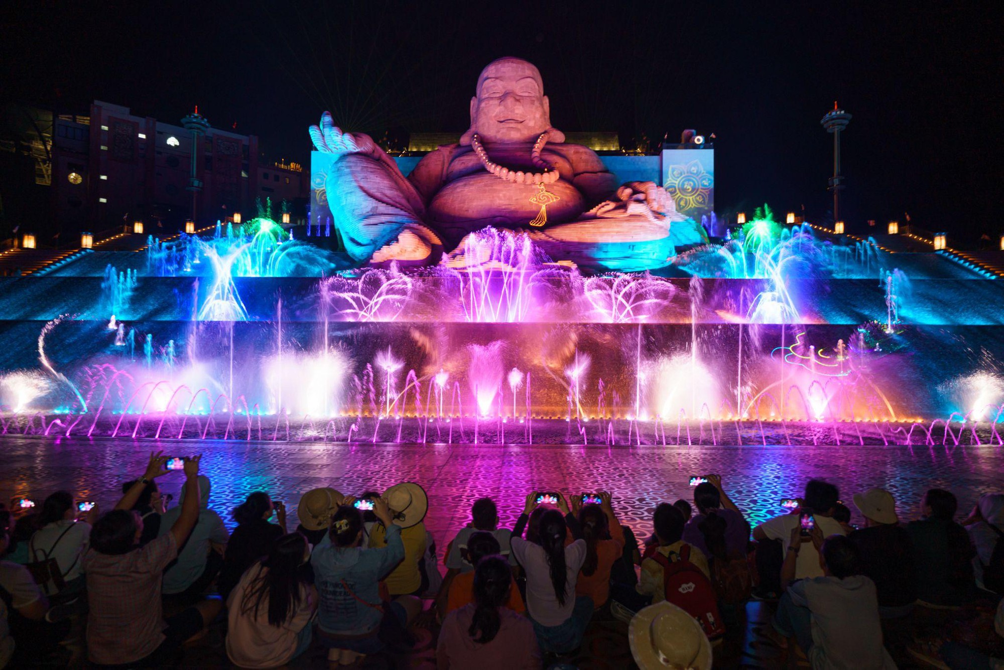 Màn trình diễn nhạc nước tại Núi Bà Đen – điểm nhấn du lịch chữa lành