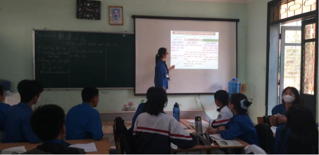 Nữ sinh trường Phổ thông Dân tộc nội trú Điện Biên giành học bổng nhờ bài luận không được phép gục ngã - Ảnh 3.