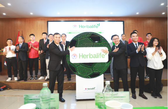 Herbalife gắn bó cùng các Đội tuyển bóng đá quốc gia Việt Nam - Ảnh 2.