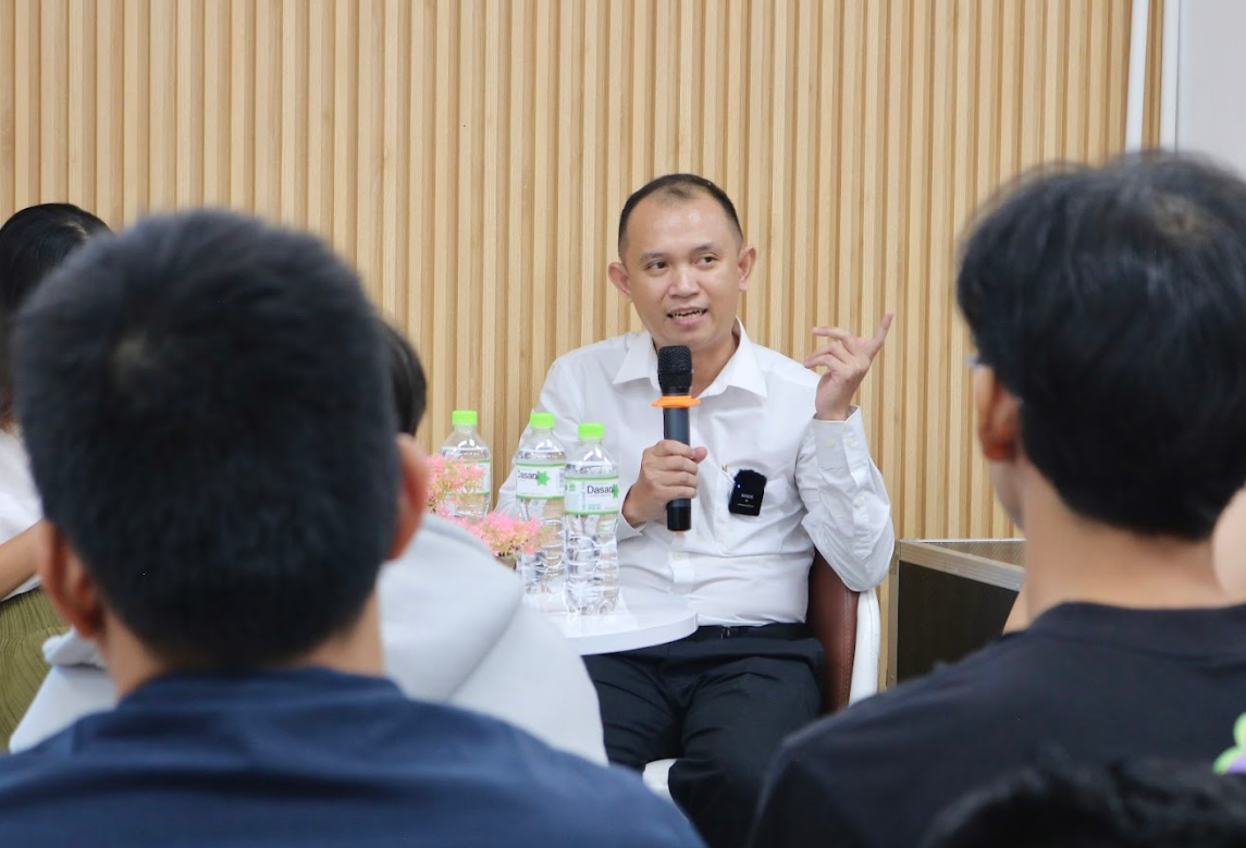 ការបណ្តុះបណ្តាលផ្នែកព័ត៌មានវិទ្យានៅក្នុងយុគសម័យឧស្សាហកម្ម ៤.០៖ ផ្តោតលើជំនាញជាក់ស្តែង និងជំនាញអនុវត្តជាក់ស្តែង - រូបភាពទី ៤។ Đào tạo ngành CNTT thời 4.0: chú trọng kỹ năng làm việc thực học - thực làm - Ảnh 4.