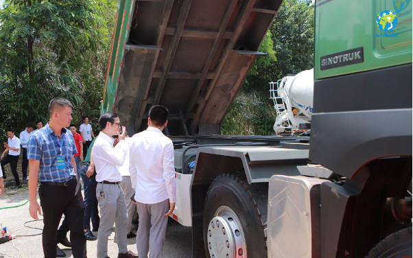 Lễ ra mắt xe tải SINOTRUK ghi dấu thành công - Ảnh 3.