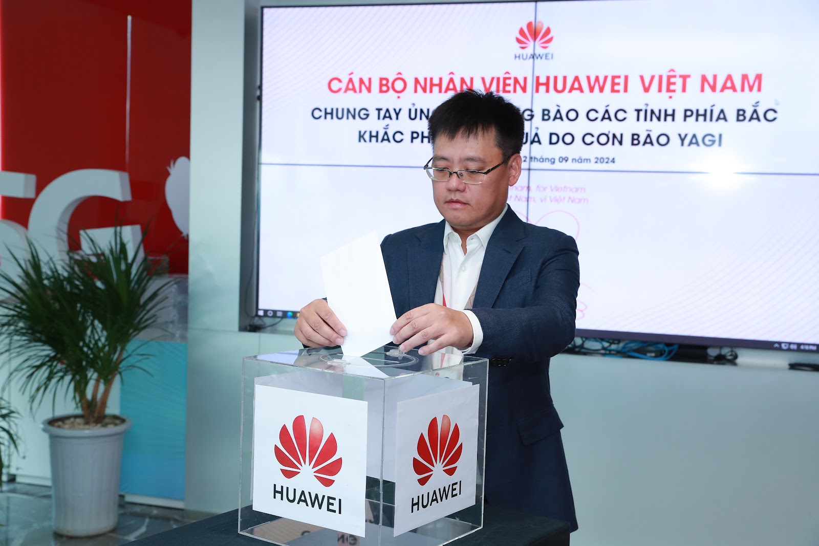 Huawei Việt Nam ủng hộ 1 tỷ đồng giúp đồng bào khắc phục sau bão lũ- Ảnh 4.