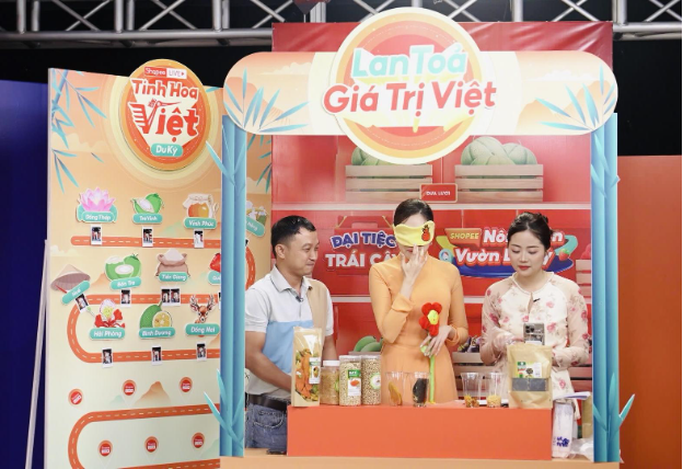 Người dùng chốt hơn 10 nghìn đơn hàng Việt trong livestream Tinh Hoa Việt Du Ký số đặc biệt tháng 9 - Ảnh 1.