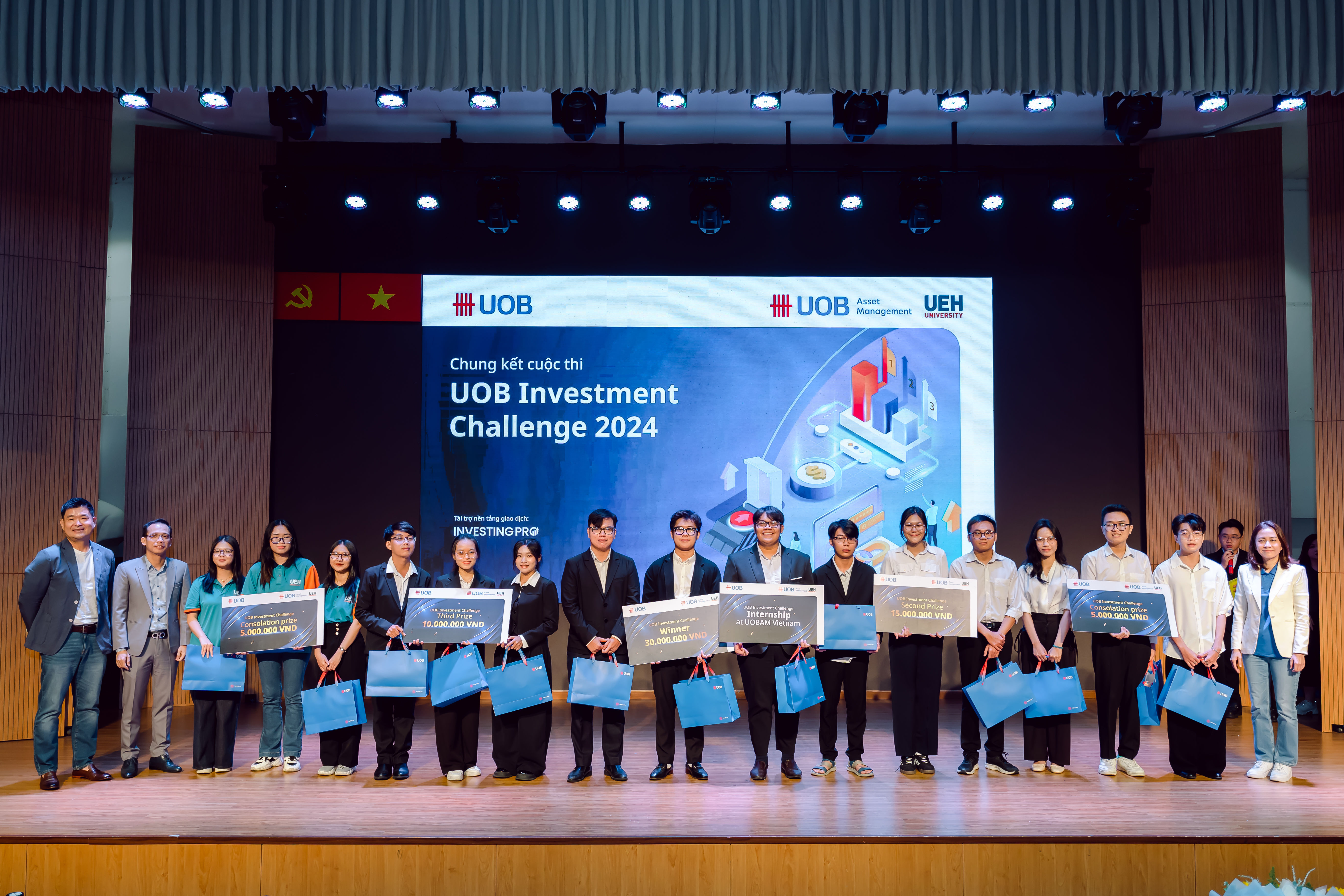 Đội Greenstone lên ngôi quán quân UOB Investment Challenge 2024- Ảnh 1.