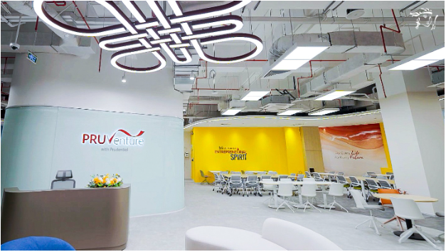 Prudential liên tục gia tăng điểm chạm với khách hàng thành thị mùa cuối năm - Ảnh 2.