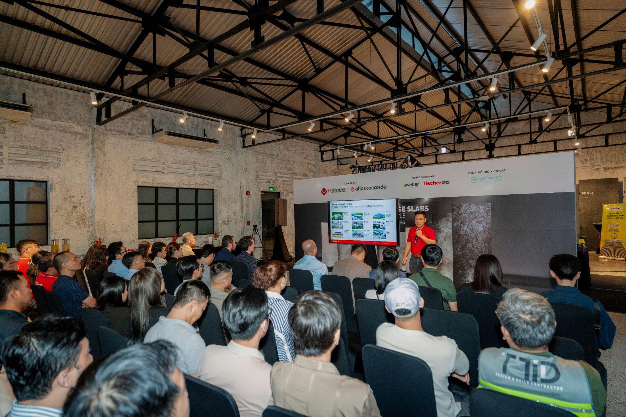 Vietceramics: Bước đi chiến lược với “lá bài” Gạch Khổ Lớn- Ảnh 3. Vietceramics: Bước đi chiến lược với “lá bài” Gạch Khổ Lớn- Ảnh 3.