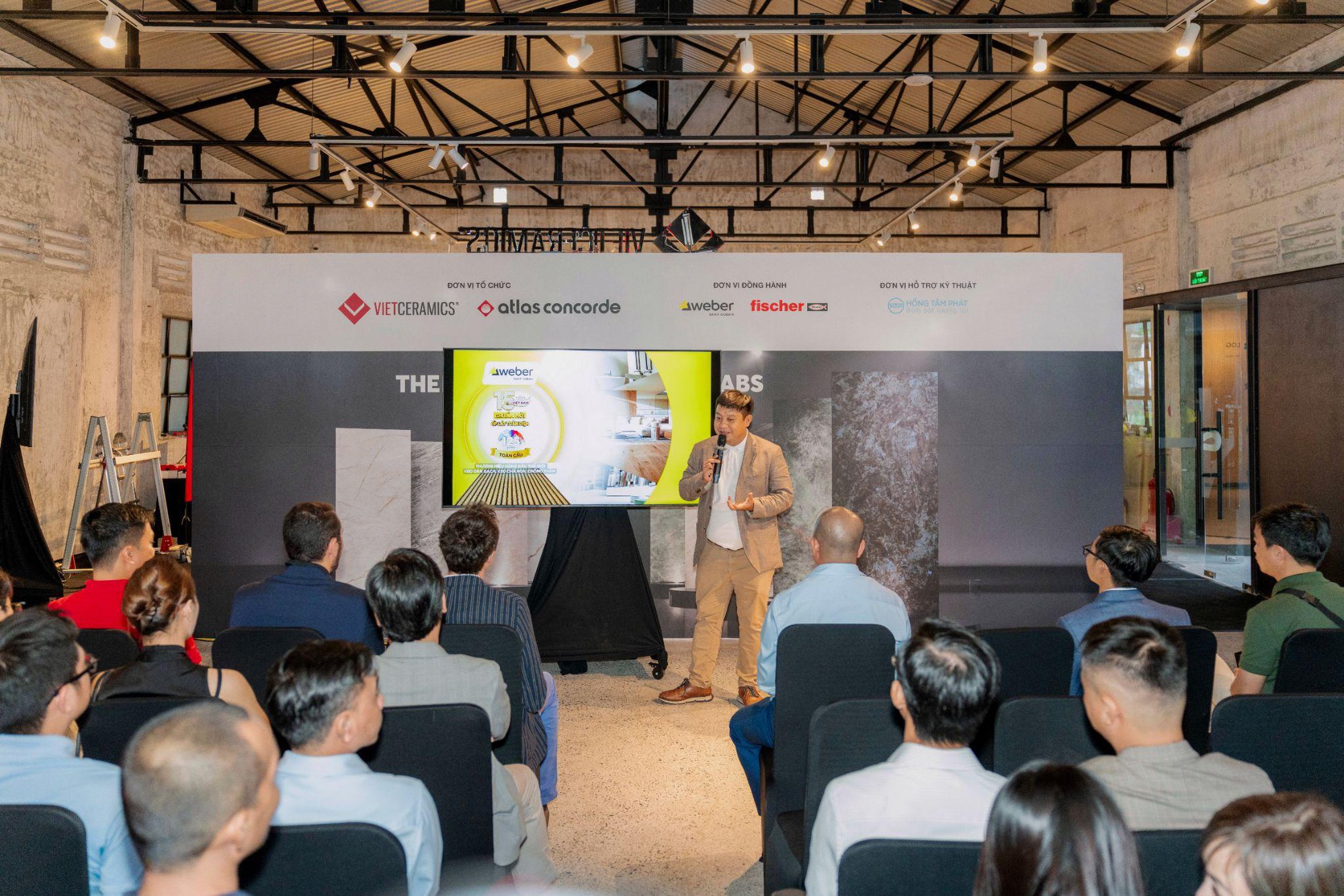 Vietceramics: Bước đi chiến lược với “lá bài” Gạch Khổ Lớn- Ảnh 4. Vietceramics: Bước đi chiến lược với “lá bài” Gạch Khổ Lớn- Ảnh 4.