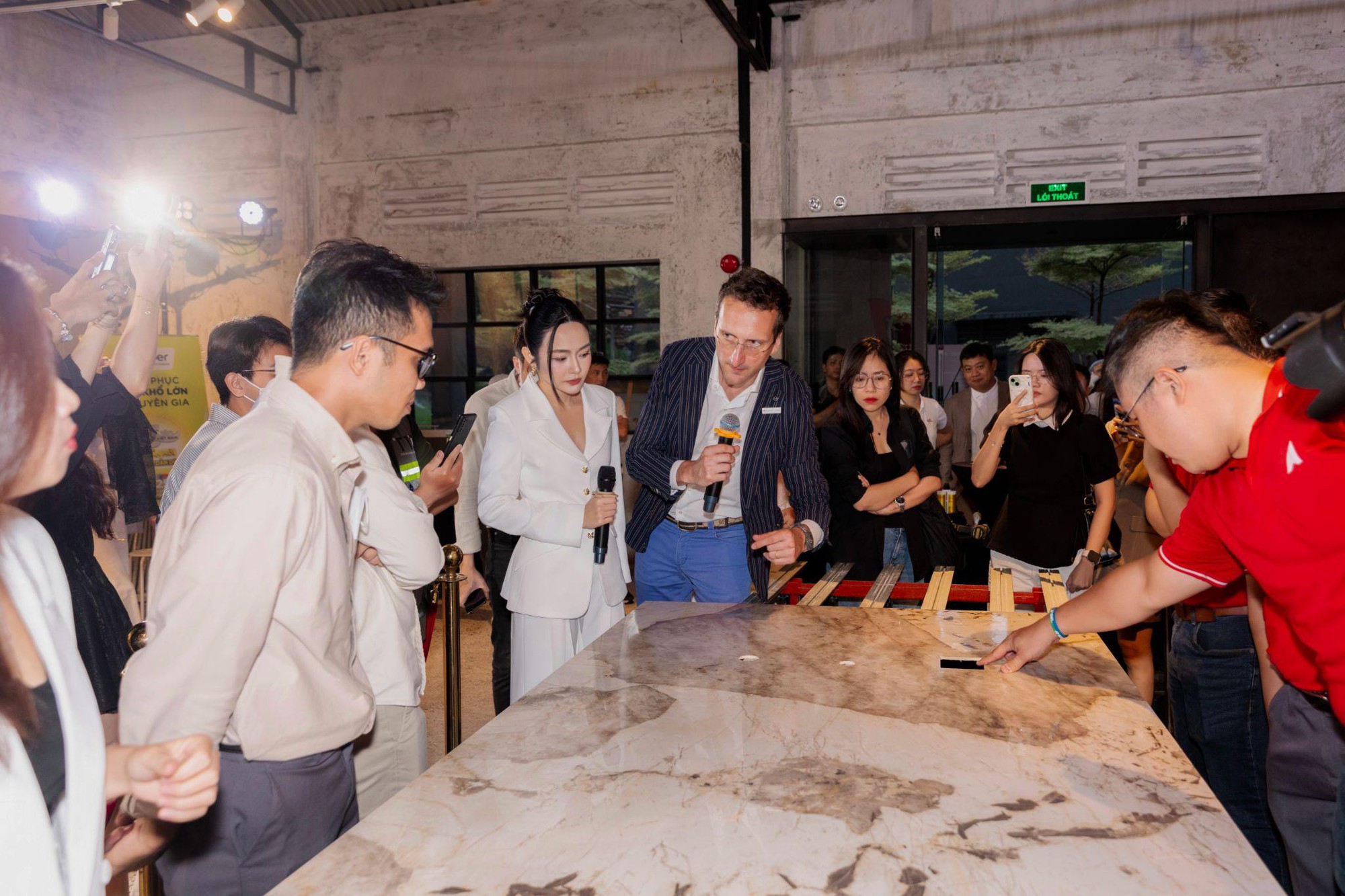 Vietceramics: Bước đi chiến lược với “lá bài” Gạch Khổ Lớn- Ảnh 7. Vietceramics: Bước đi chiến lược với “lá bài” Gạch Khổ Lớn- Ảnh 7.