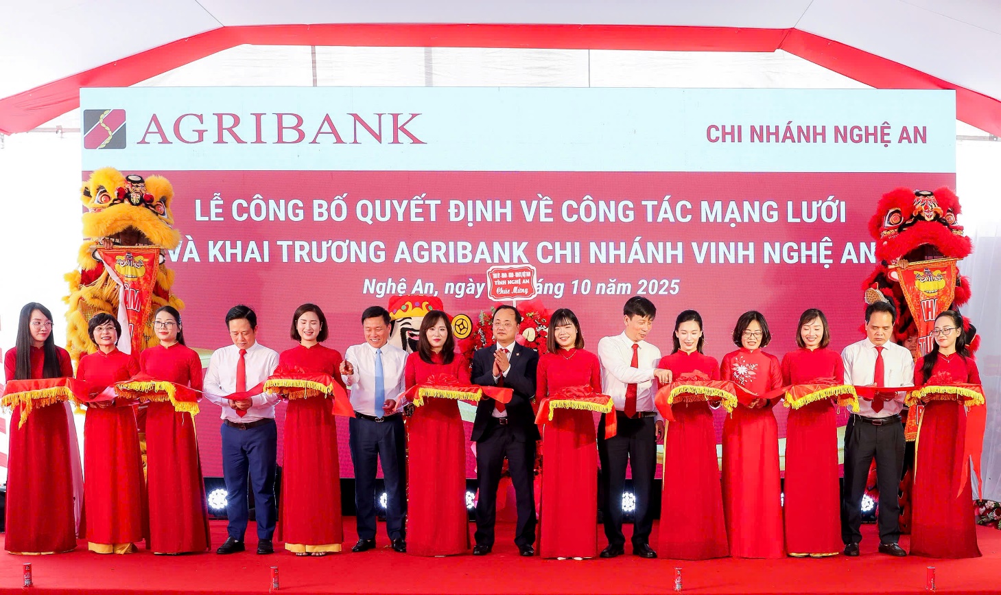 Agribank Đẩy Mạnh Sắp Xếp Tổ Chức Mạng Lưới Theo Hướng Tăng Cường Phát Triển "Tam Nông"- Ảnh 2. Agribank Đẩy Mạnh Sắp Xếp Tổ Chức Mạng Lưới Theo Hướng Tăng Cường Phát Triển "Tam Nông"- Ảnh 2.