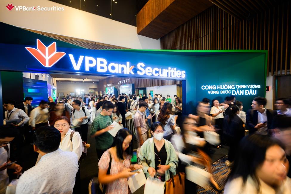 Sức nóng chưa từng có từ thương vụ IPO kỷ lục ngành chứng khoán- Ảnh 6. Sức nóng chưa từng có từ thương vụ IPO kỷ lục ngành chứng khoán- Ảnh 6.