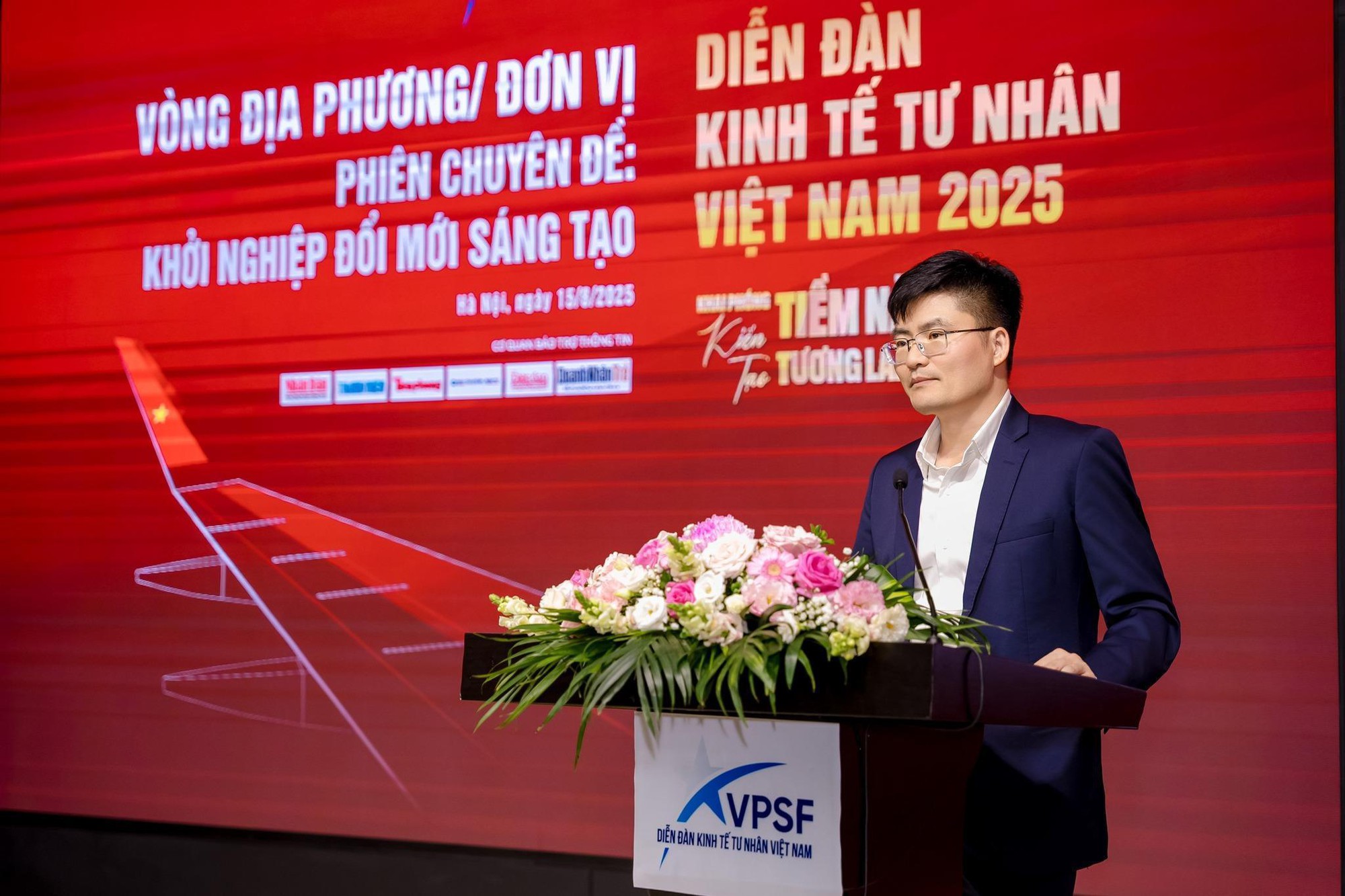 Doanh nhân tiêu biểu Nguyễn Văn Hùng: “Tinh thần kiến tạo và phụng sự – nền tảng để cộng đồng doanh nhân đồng hành cùng đất nước”- Ảnh 2. Doanh nhân tiêu biểu Nguyễn Văn Hùng: “Tinh thần kiến tạo và phụng sự – nền tảng để cộng đồng doanh nhân đồng hành cùng đất nước”- Ảnh 2.