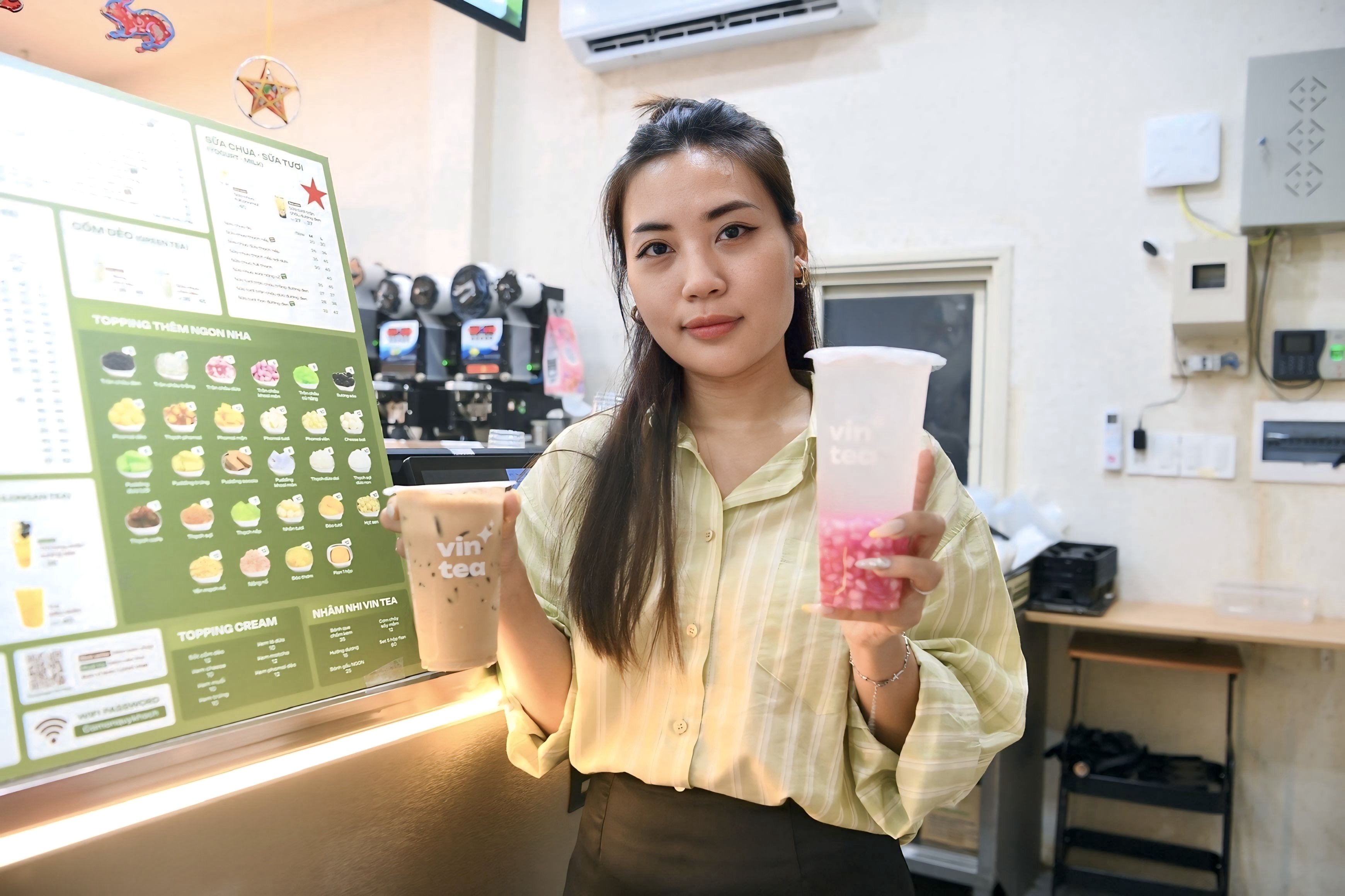 Từ quán nhỏ đến thương hiệu “gây sốt”: Vin Tea tăng gần 50% doanh thu nhờ nền tảng số - Ảnh 1. Từ quán nhỏ đến thương hiệu “gây sốt”: Vin Tea tăng gần 50% doanh thu nhờ nền tảng số - Ảnh 1.