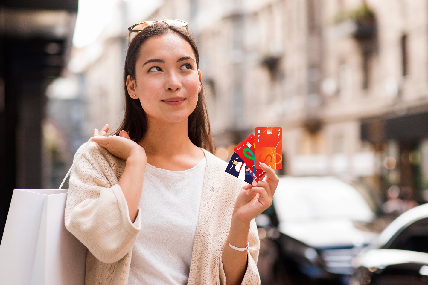 VPBank định hình "bản đồ vạn ưu đãi" qua 3 lĩnh vực thiết yếu Shopping - Travelling – Wellbeing- Ảnh 2. VPBank định hình "bản đồ vạn ưu đãi" qua 3 lĩnh vực thiết yếu Shopping - Travelling – Wellbeing- Ảnh 2.