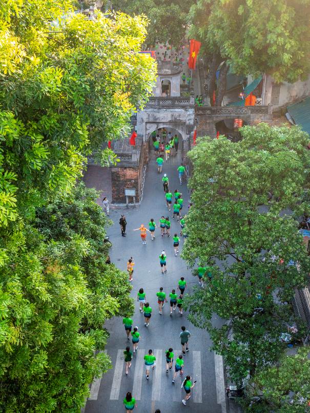 VPBank Hanoi International Marathon 2025, cung đường trong mơ giữa mùa thu Hà Nội- Ảnh 3. VPBank Hanoi International Marathon 2025, cung đường trong mơ giữa mùa thu Hà Nội- Ảnh 3.