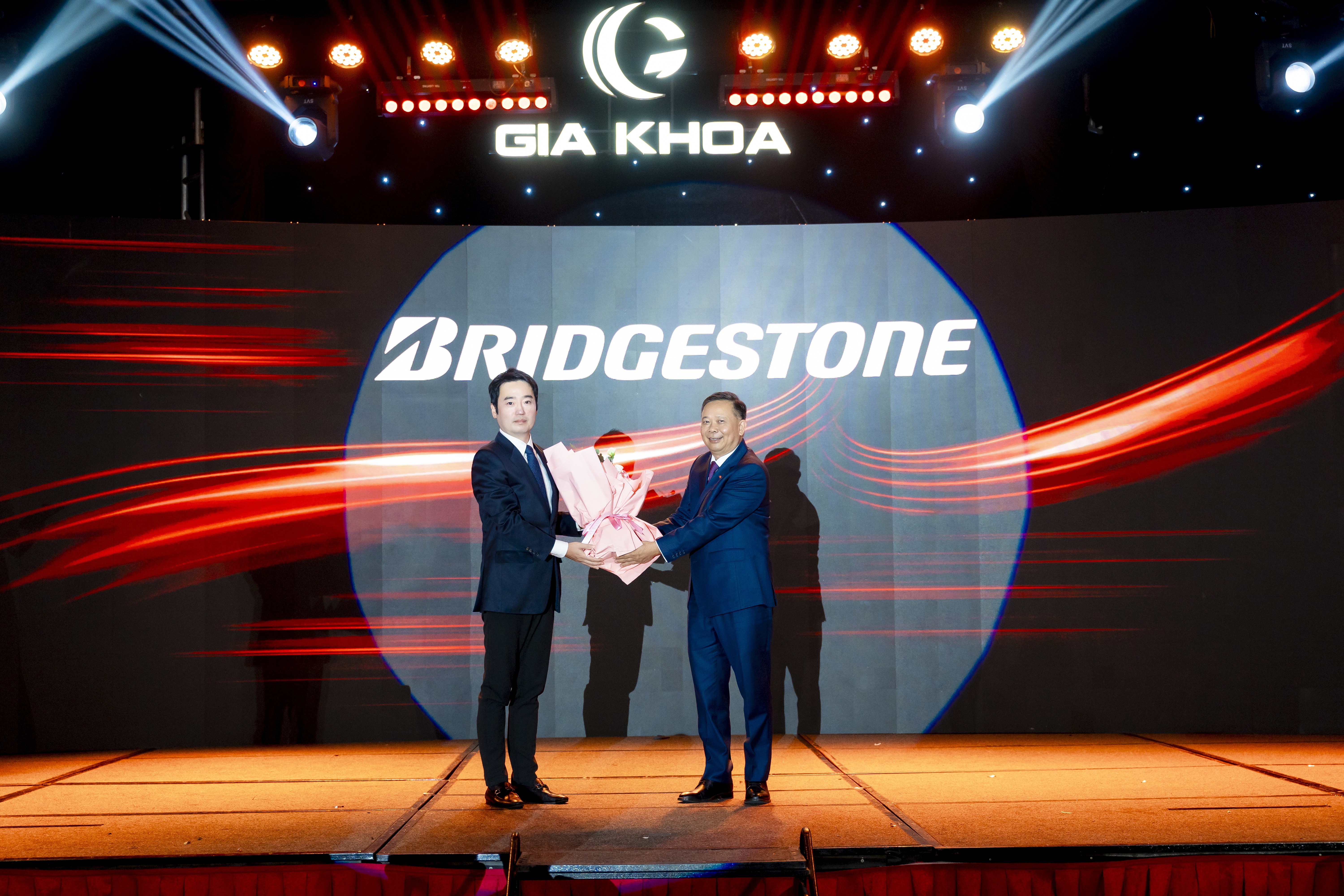 Gia Khoa: Hành trình 30 năm từ cửa hàng lốp tới hệ sinh thái ô tô toàn diện- Ảnh 1. Gia Khoa: Hành trình 30 năm từ cửa hàng lốp tới hệ sinh thái ô tô toàn diện- Ảnh 1.