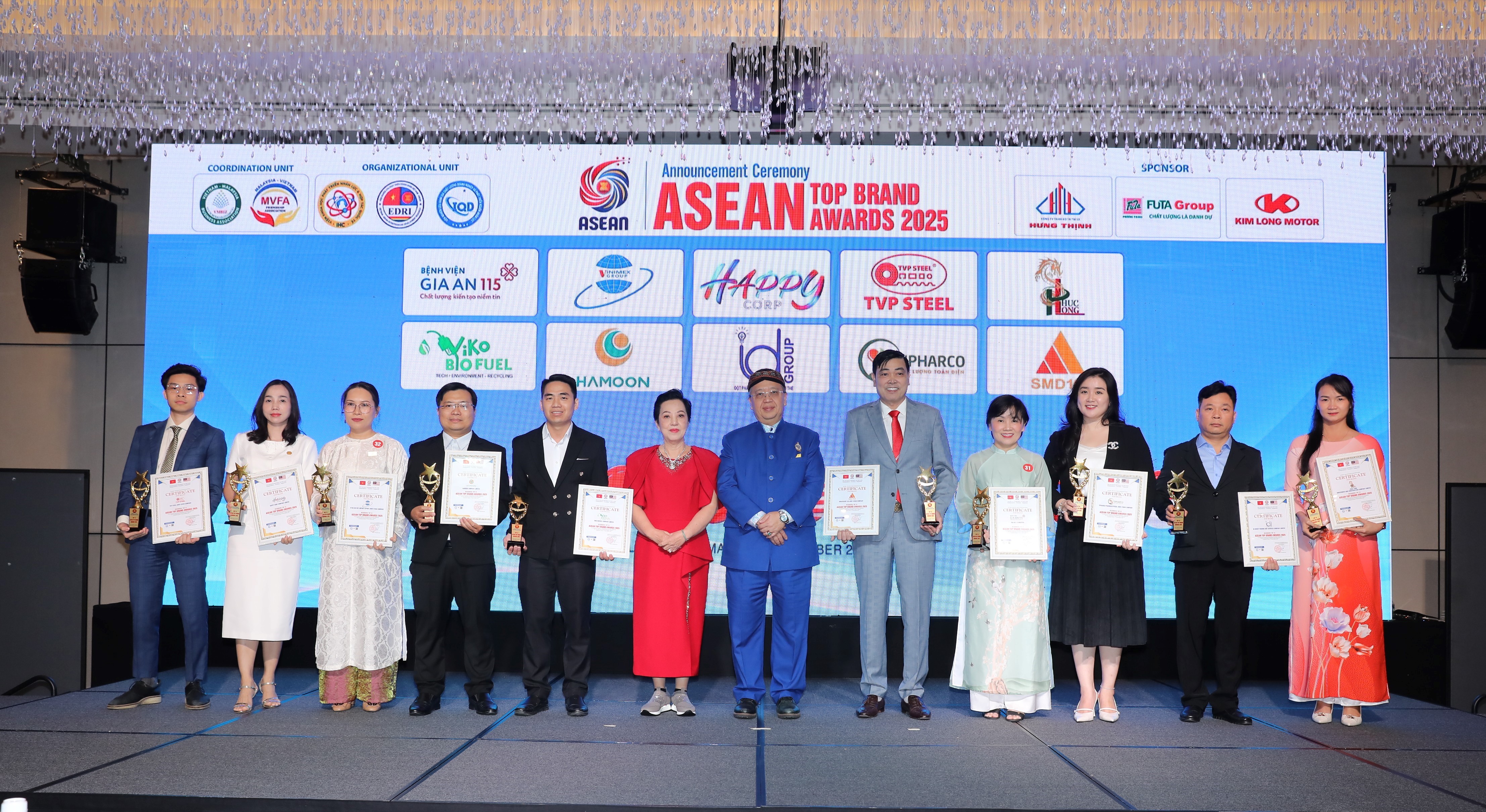 Giải thưởng ASEAN - Sức nặng của triết lý 'Hạt mầm gieo từ tâm' từ VINIMEX Group- Ảnh 2. Giải thưởng ASEAN - Sức nặng của triết lý 'Hạt mầm gieo từ tâm' từ VINIMEX Group- Ảnh 2.