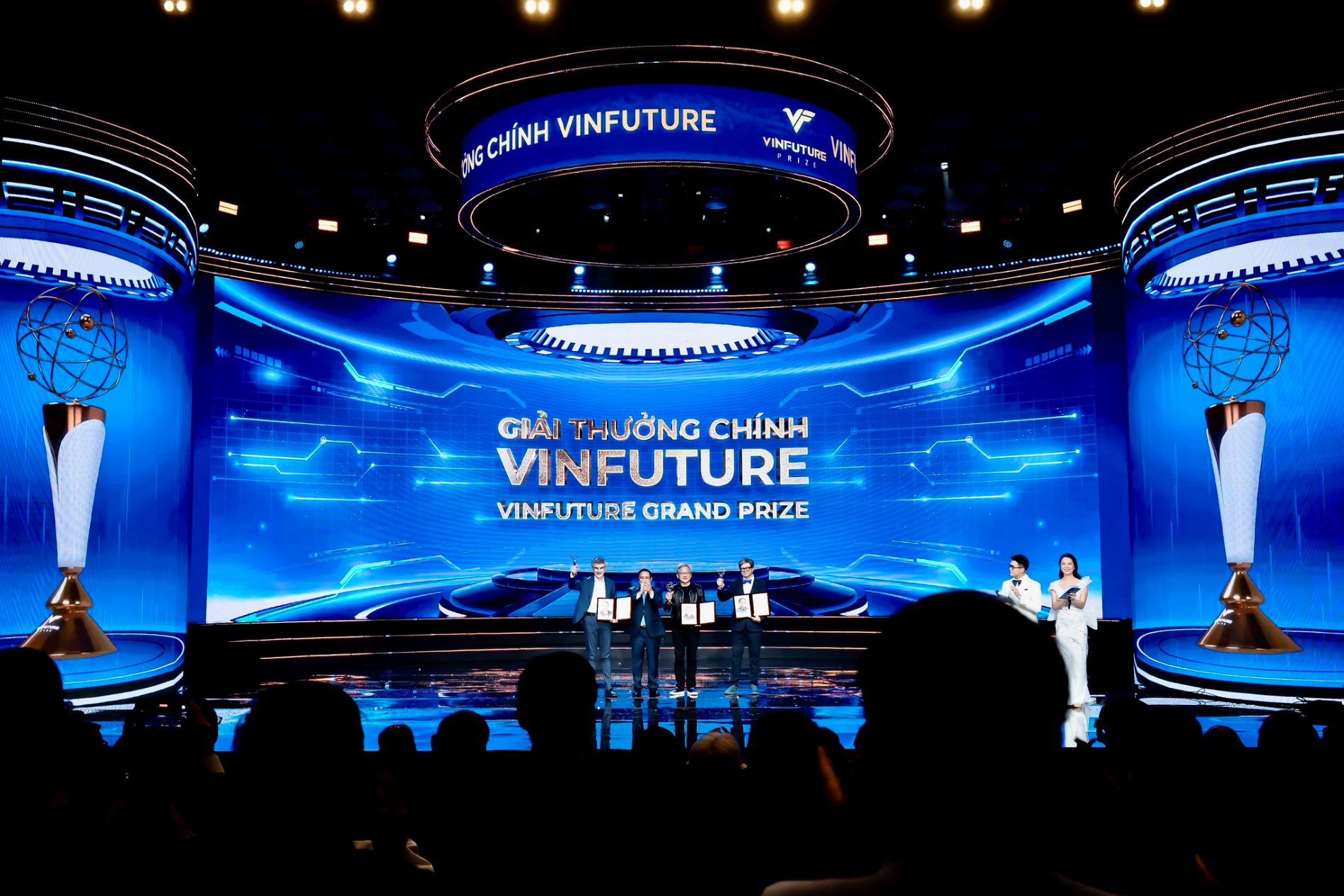 Sau 5 năm, VinFuture đã thành biểu tượng của khoa học phụng sự nhân loại- Ảnh 1. Sau 5 năm, VinFuture đã thành biểu tượng của khoa học phụng sự nhân loại- Ảnh 1.