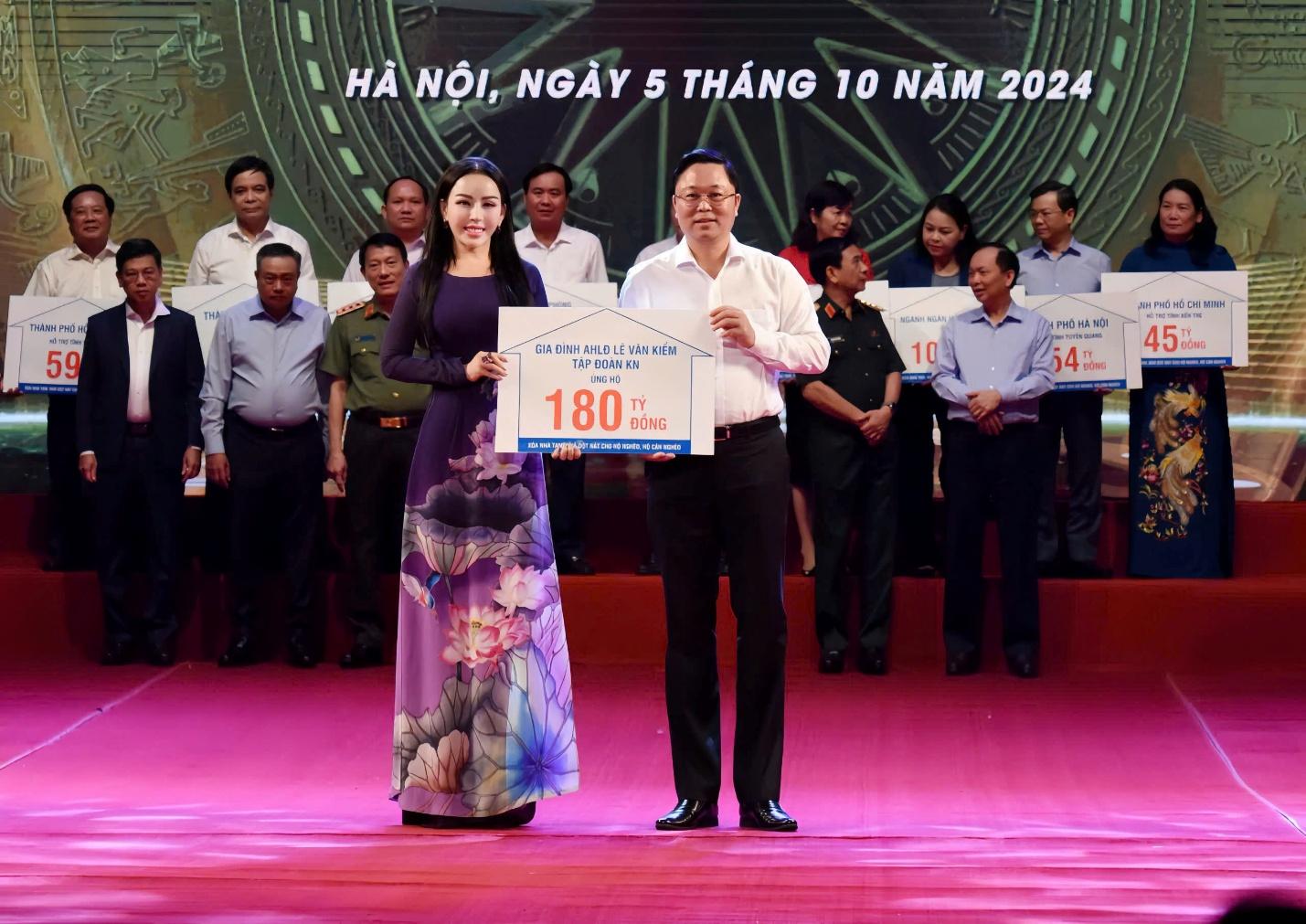 Bà Lê Nữ Thùy Dương - “Bông Hồng Vàng” 2025 và hành trình cùng KN Holdings- Ảnh 2. Bà Lê Nữ Thùy Dương - “Bông Hồng Vàng” 2025 và hành trình cùng KN Holdings- Ảnh 2.