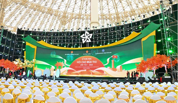 Hội chợ Mùa Thu 2025 mở ra kỷ nguyên kết nối thương mại, giao thương và lan tỏa văn hóa- Ảnh 2. Hội chợ Mùa Thu 2025 mở ra kỷ nguyên kết nối thương mại, giao thương và lan tỏa văn hóa- Ảnh 2.