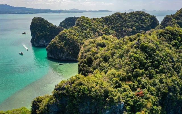 Di sản kép Hạ Long – Cát Bà: Cơ hội vàng cho du lịch xanh và đầu tư bền vững- Ảnh 1. Di sản kép Hạ Long – Cát Bà: Cơ hội vàng cho du lịch xanh và đầu tư bền vững- Ảnh 1.