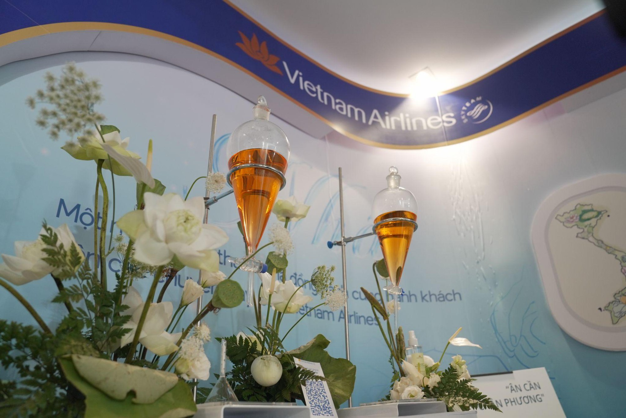 Nước đi của LotuScent: Vietnam Airlines dùng ‘vũ khí vô hình’ khẳng định sân chơi 5 sao- Ảnh 1. Nước đi của LotuScent: Vietnam Airlines dùng ‘vũ khí vô hình’ khẳng định sân chơi 5 sao- Ảnh 1.